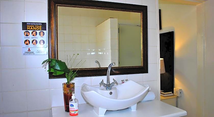 Lapologa Bed & Breakfast