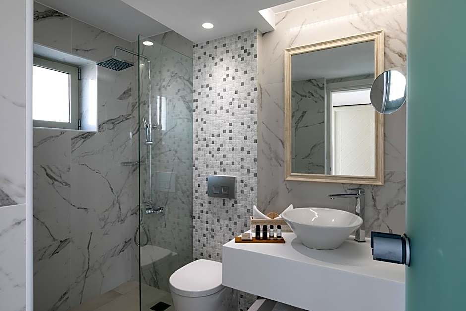 White Pearls-Adults Only Luxury Suites