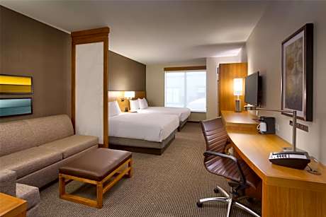 Two Queen Beds (with sofa bed)