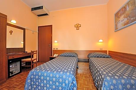Standard Double or Twin Room with Balcony