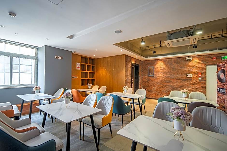 James Joyce Coffetel Shijiazhuang the Mixc Jinyuan Tower Airport Bus