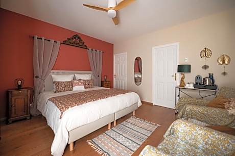 King Suite with Pool View