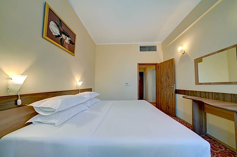 Central Hotel