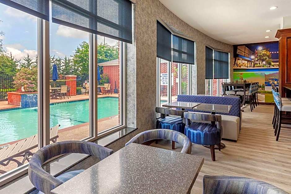 Clarion Pointe Sulphur Springs