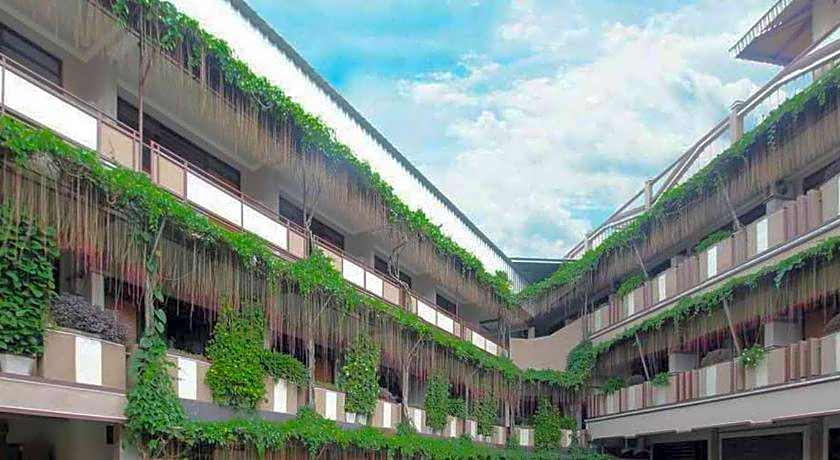 Hotel Lestari Near Lippo Plaza Mall Jember