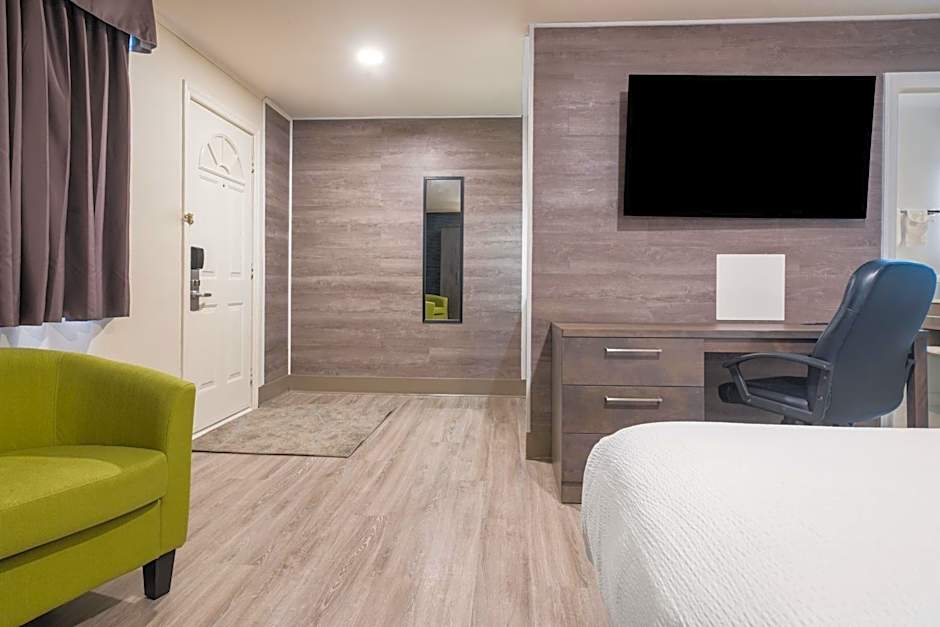 Glengarry Extended Stays