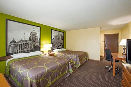 Queen Room with Two Queen Beds and Bath Tub - Mobility Accessible/Non-Smoking