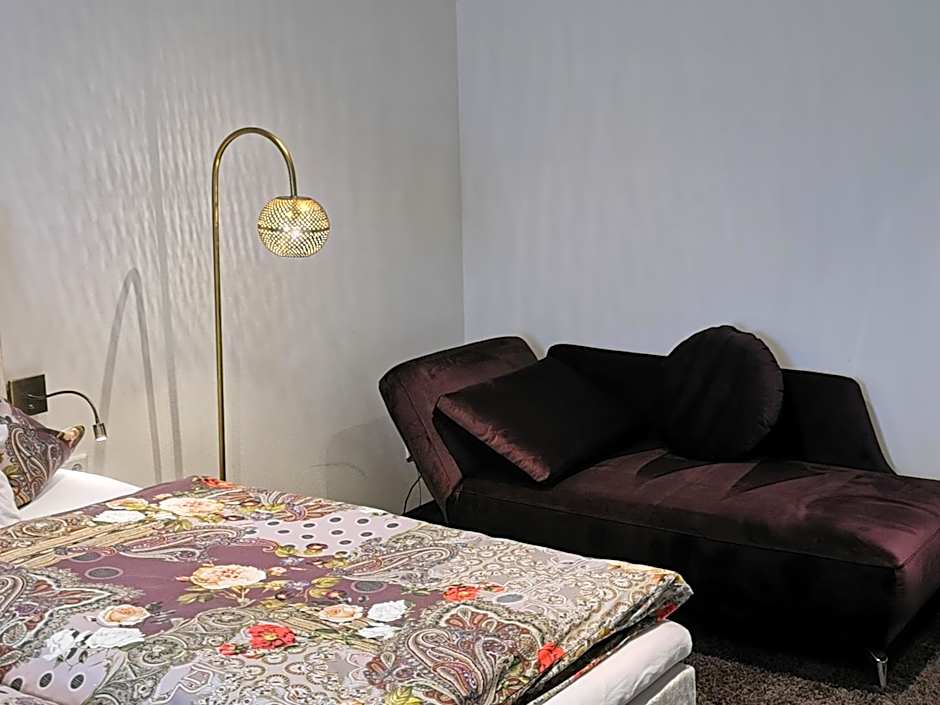 Photo 1 of 6 of Suite