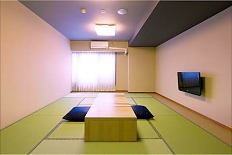 Standard Japanese-Style-Room 18 square yards No View - Shared Bathroom - Non-Smoking