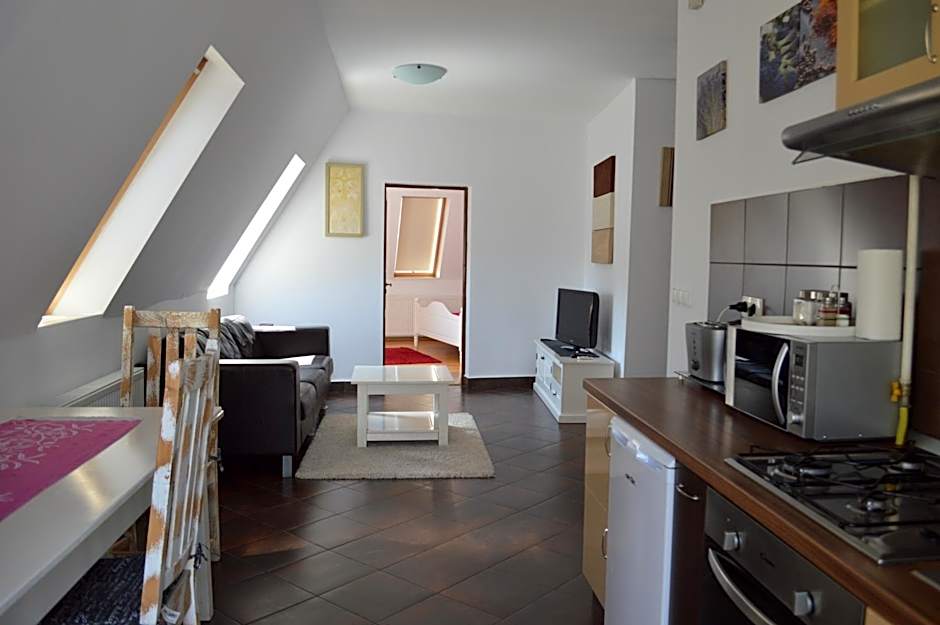 Pannónia Rooms and Apartments