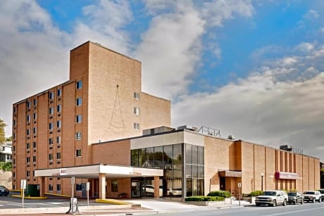 Ramada by Wyndham Marquette
