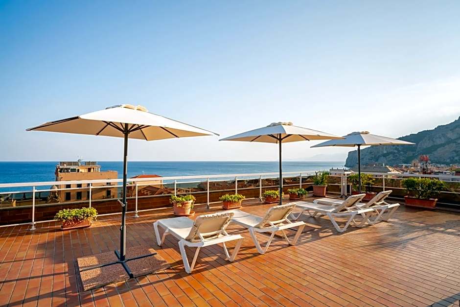 Hotel Careni Villa Italia