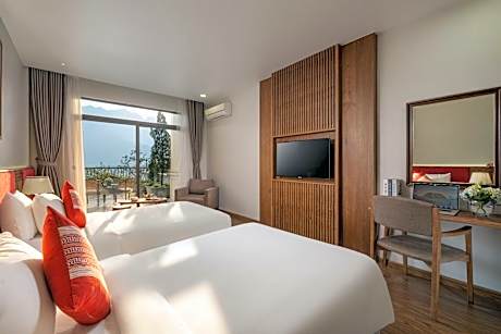 Special Offer - Grand Deluxe Twin Balcony With Mountain View