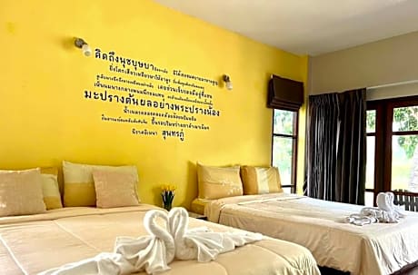 Maprang house riverside with breakfast