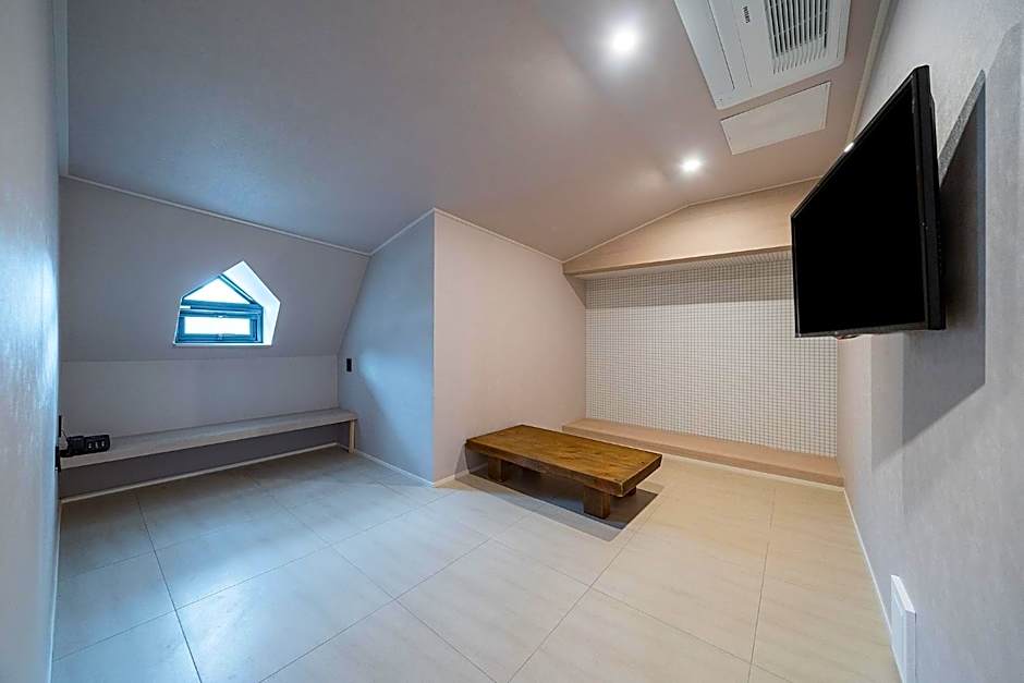 Geoje Mongdol Beach H Avenue Hotel