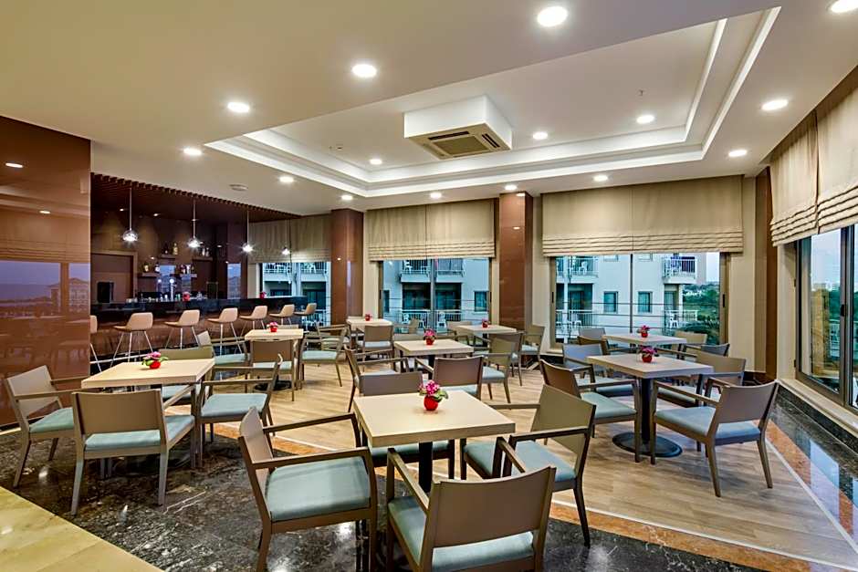 Novum Garden Side Hotel