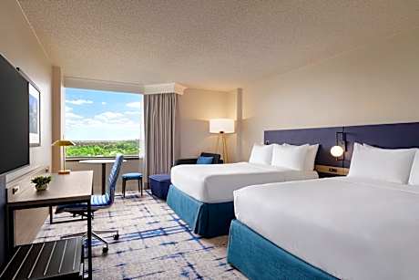Standard Queen Room with Two Queen Beds and Mobility Accessible Tub