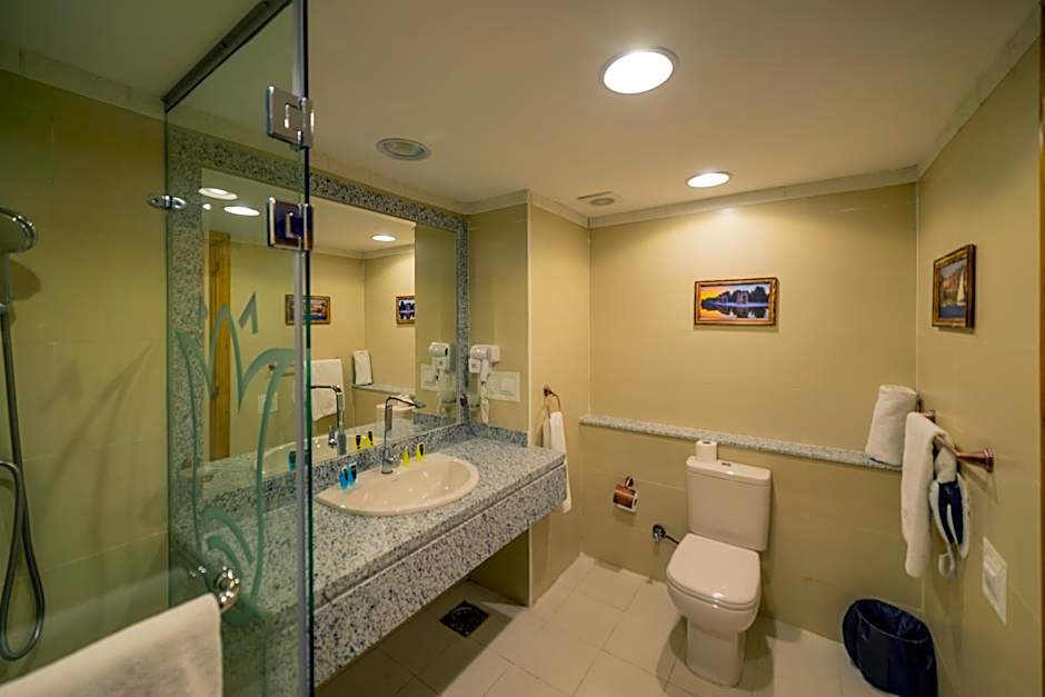 Regency Pyramids Hotel