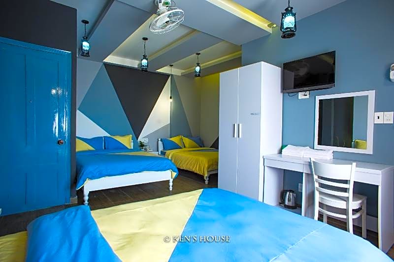 Ken's Backpackers Hotel