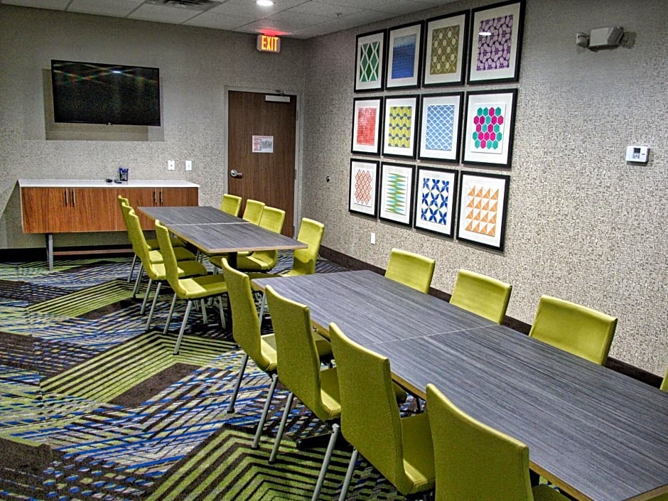 Holiday Inn Express & Suites Moore, an IHG Hotel