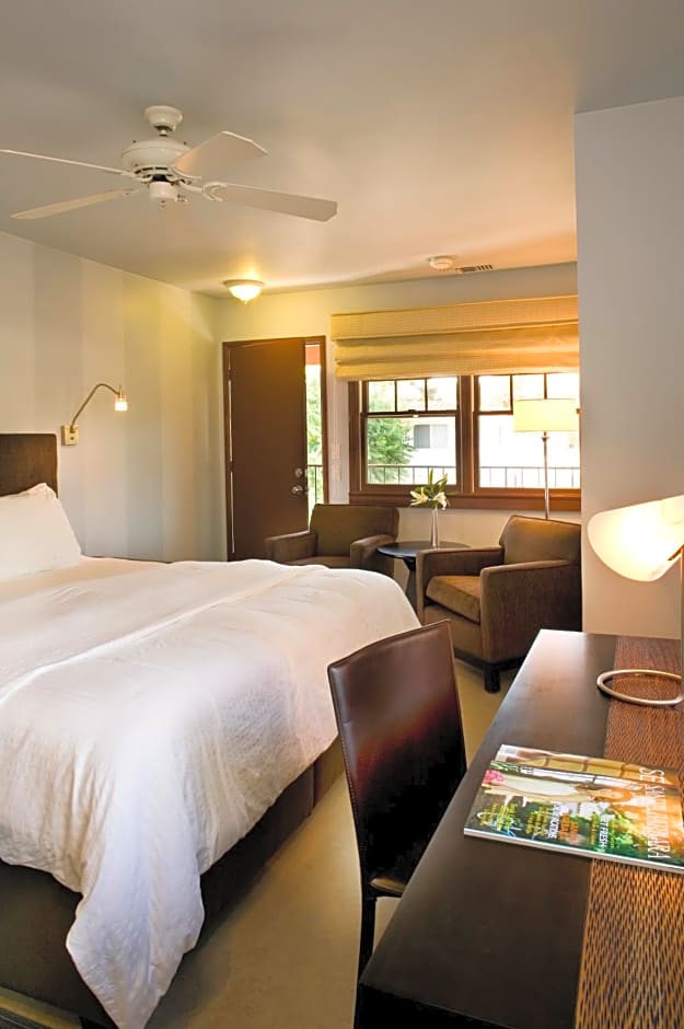 Casa Del Mar Inn