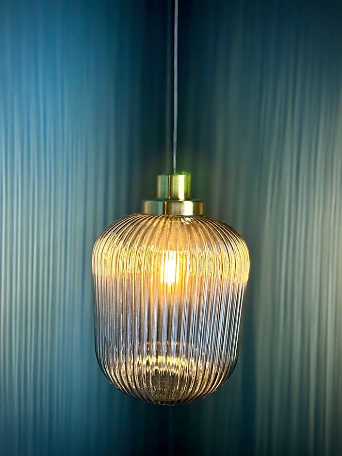 ROOMS AT THE QUAYSIDE - stylish en-suite rooms on Poole Quay all fully refurbed