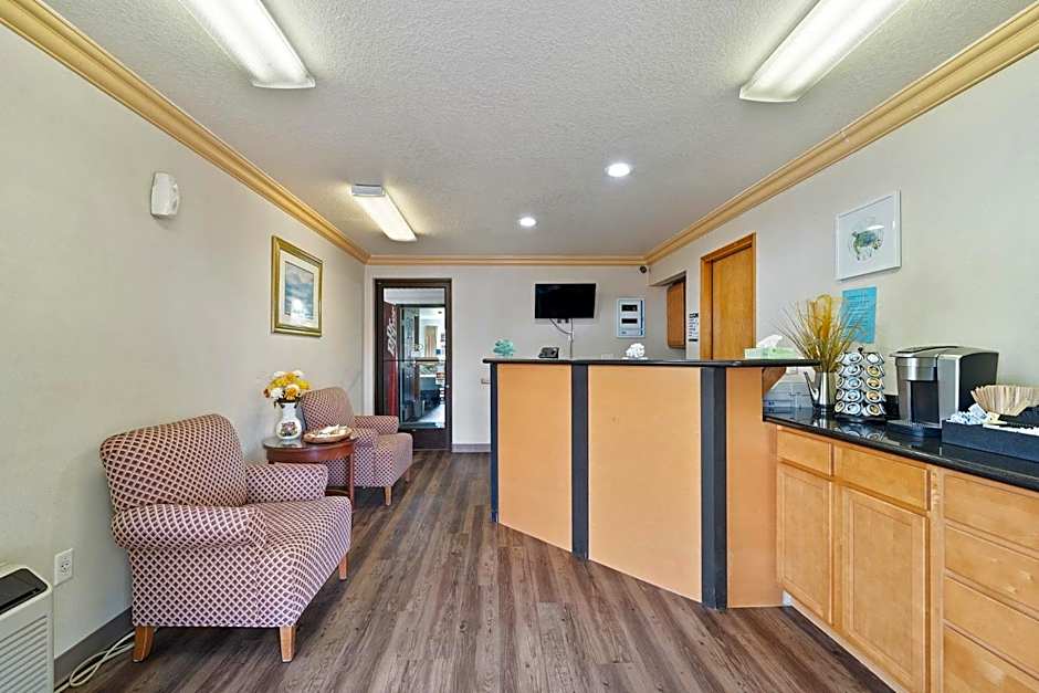 Garibaldi Inn at the Bay