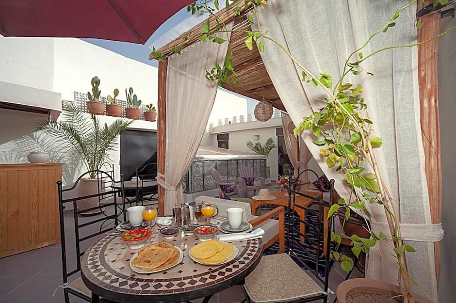 Magnifique Riad Julilu Privatise au coeur de la Medina 11P