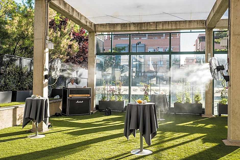 täCH Madrid Airport