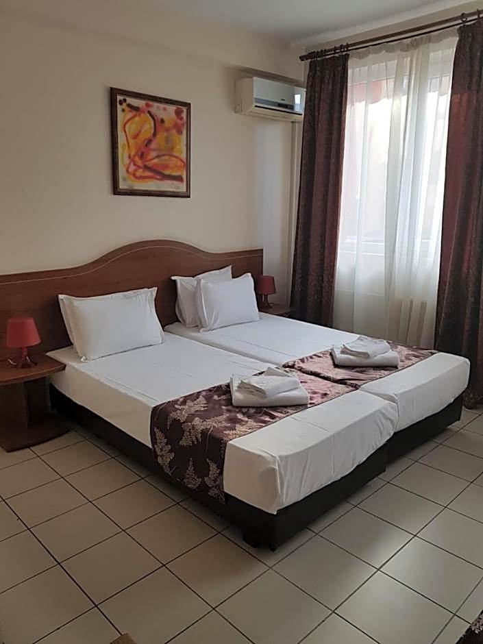 Hotel Tranzzit
