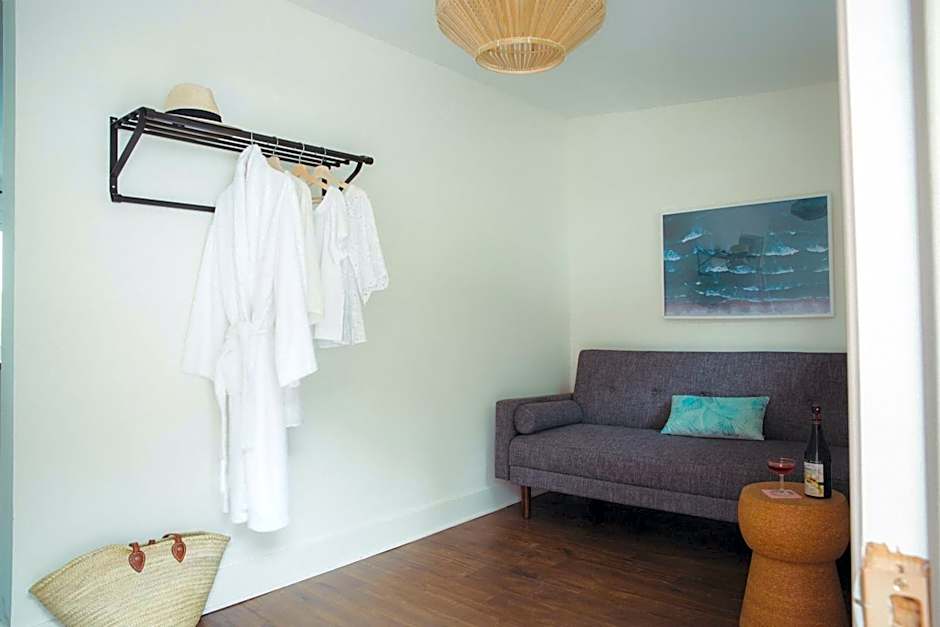 The June Motel, Prince Edward County