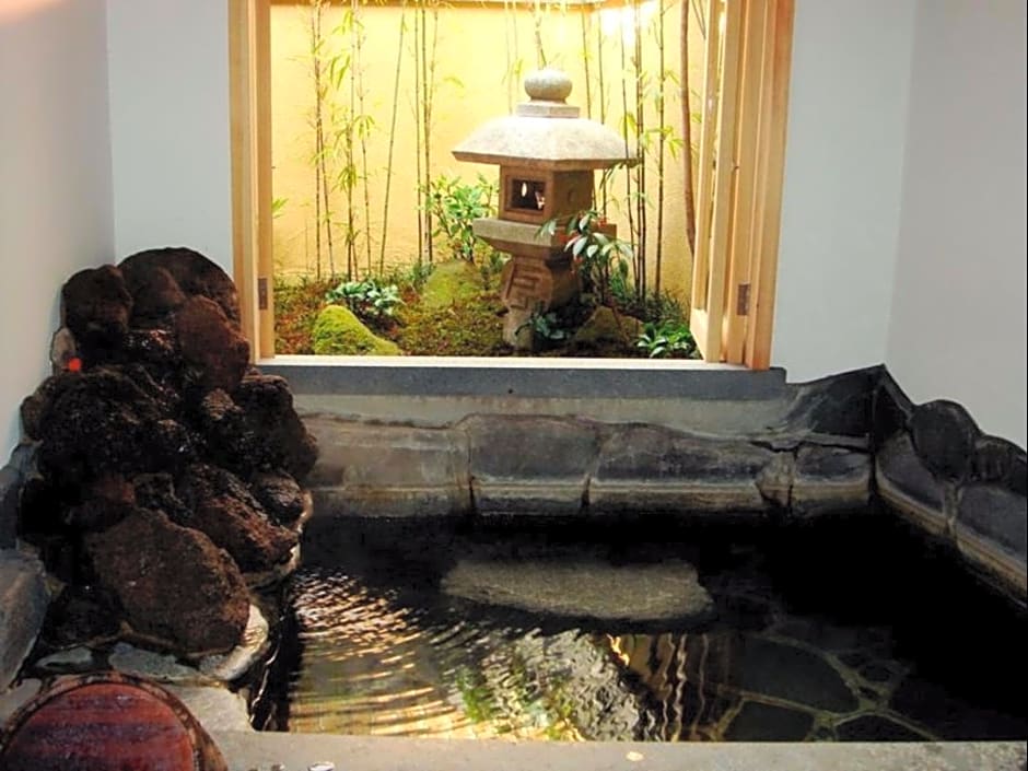 Yufuin Onsen Kishokaiuntei Muzinzo