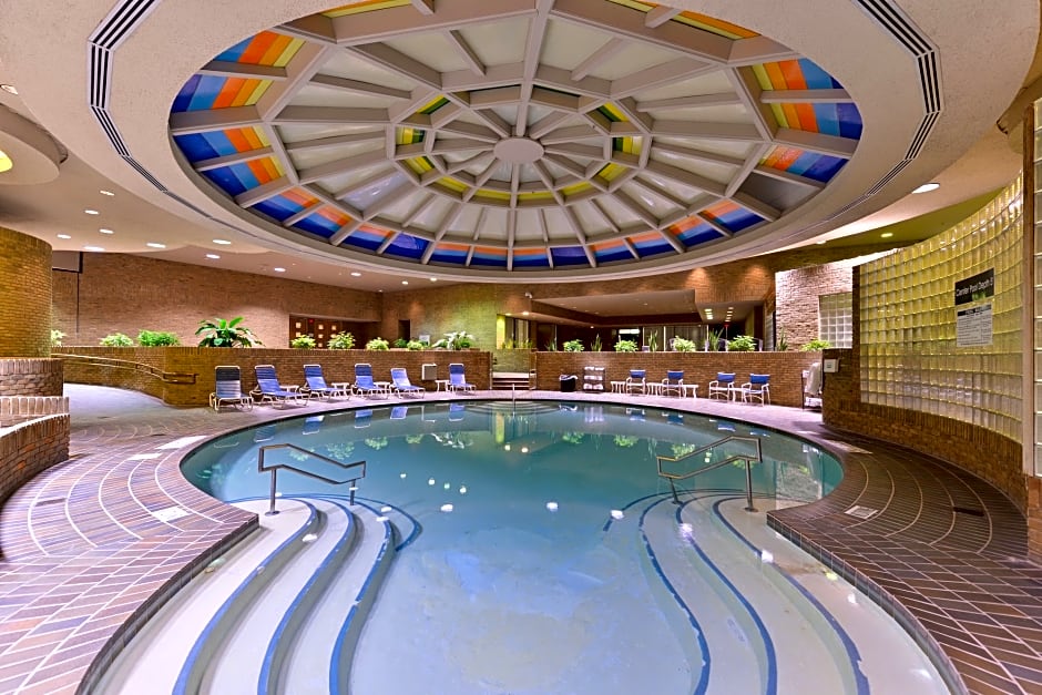 Edward Hotel and Convention Center