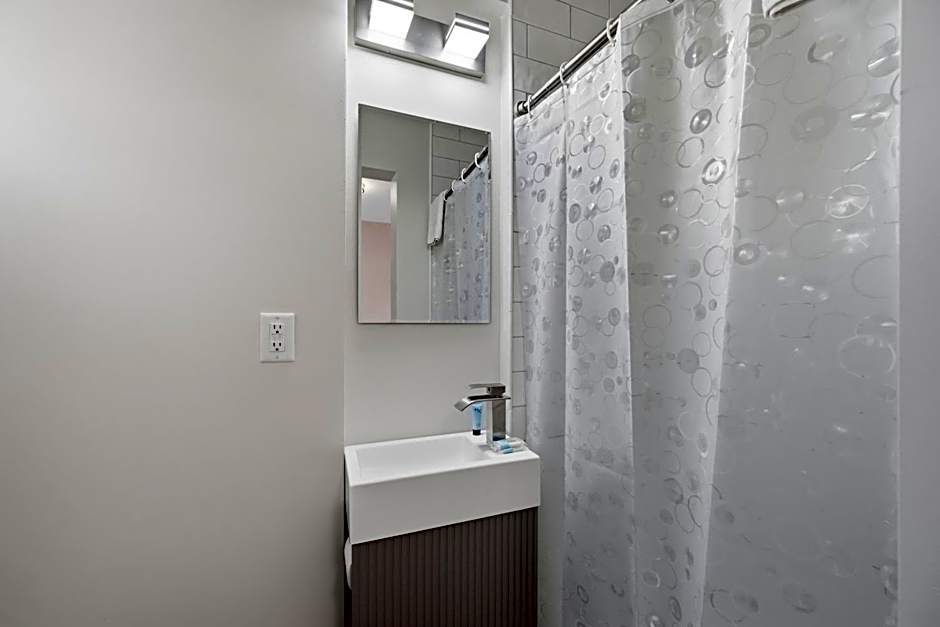 Pink Champagne Boutique Motel