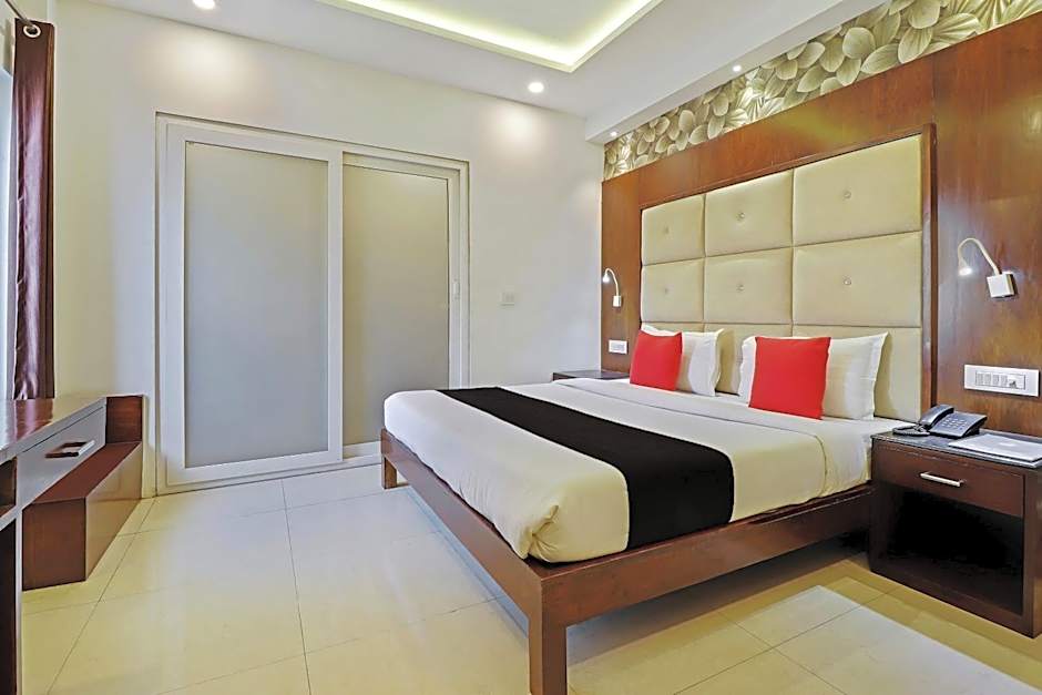 Capital O 2242 Hotel Yuvraj Deluxe