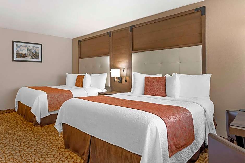 Best Western Plus Mill Creek Inn