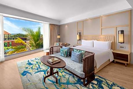 Family Studio, 1 King, Courtyard View - Enjoy 90 minutes of Comp Cocktail hours at Haven between 4 PM to 6 PM, - NR 1000 SPA Credit (Stay between Sunday to Thursday) - Comp beer on arrival and free shuttle to the beach - INR 750 Credit at Drift once