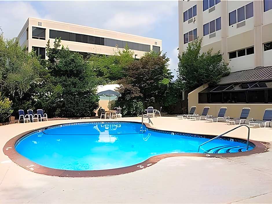 Brandywine Plaza Hotel