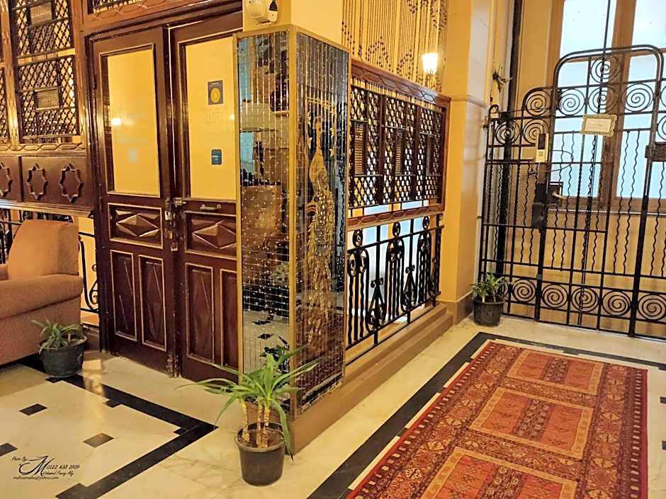 Triomphe Hostel