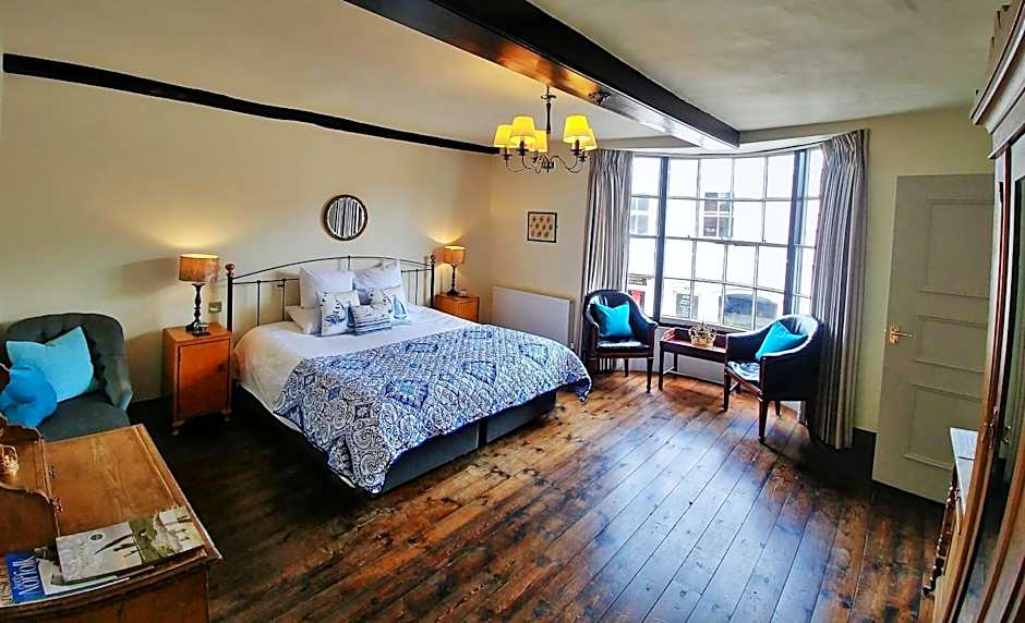 Photo 1 of 6 of Classic 1 King Bed