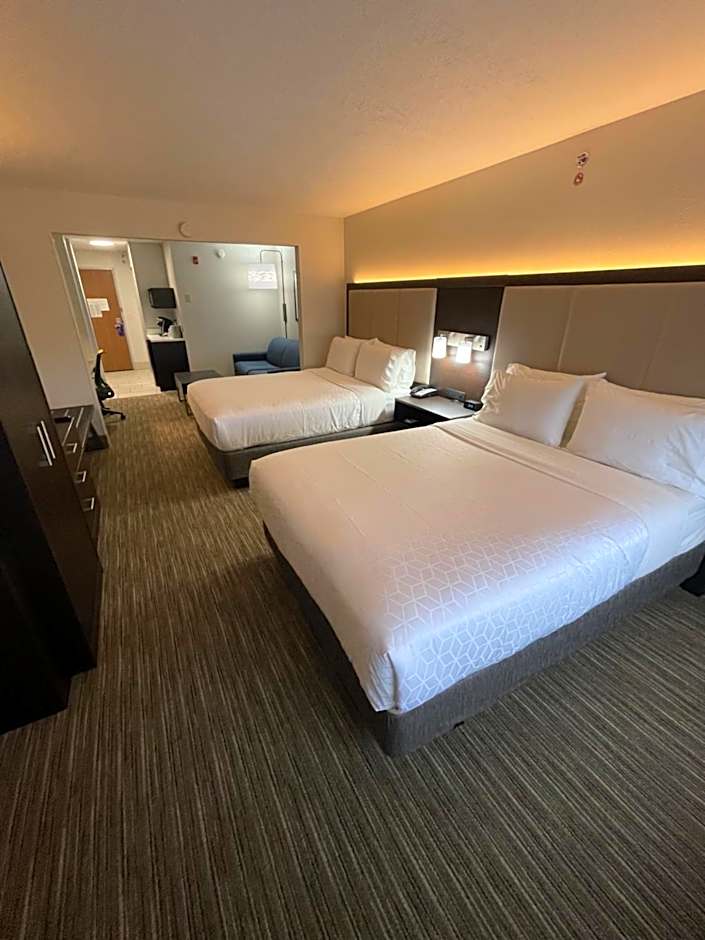 Holiday Inn Express Hotel & Suites Las Vegas By IHG