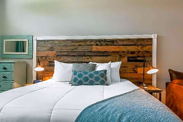 Lakes Inn at Dunvilla
