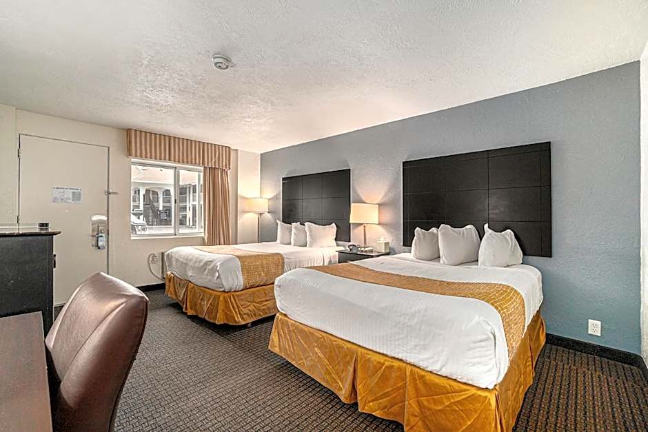 Travelodge by Wyndham Traverse City MI