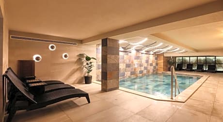 Almira Hotel