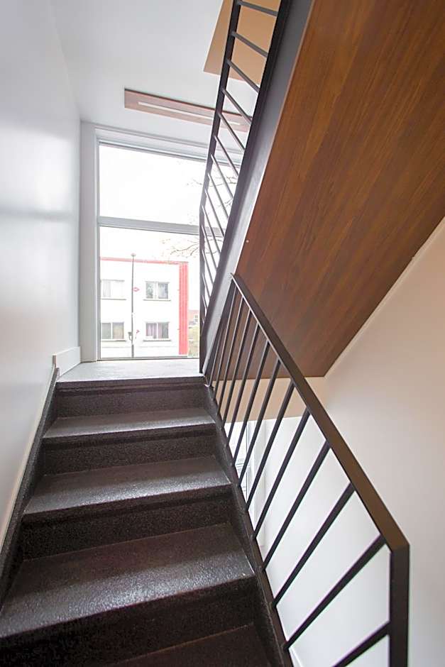 Blue Tropics Studio in Little Italy with kitchen by Den Stays