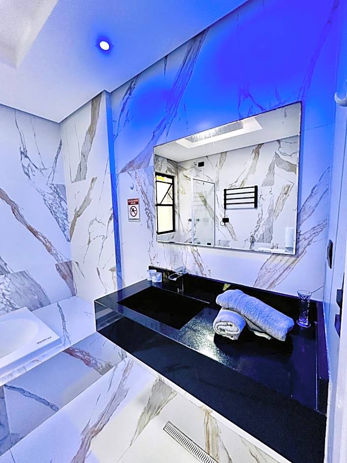 Flat -Hidromassagem privativa e Piscina a 500 mts da praia