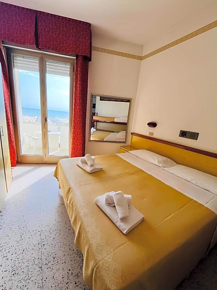 Hotel Columbia Frontemare