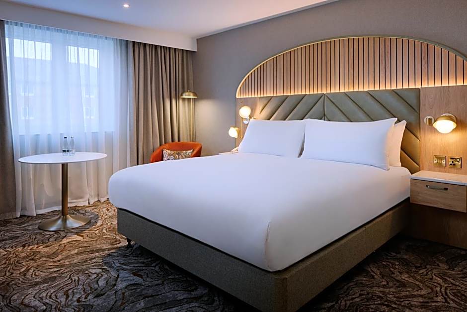 Foto 1 di 9 di 1 King Bed Guestroom, Accessible