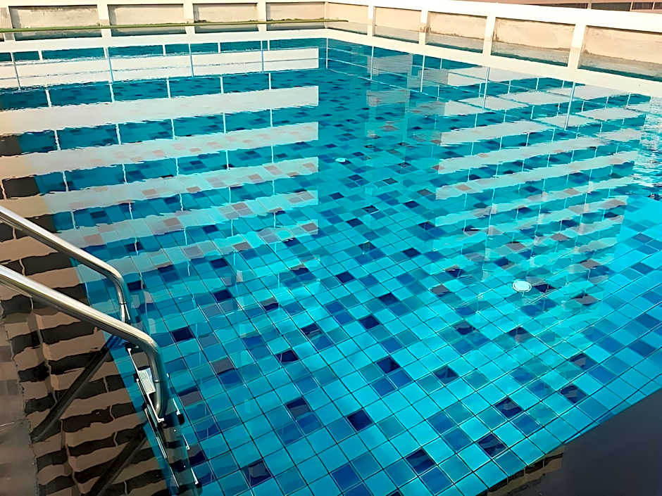 Graceland Bangkok By Grace Hotel