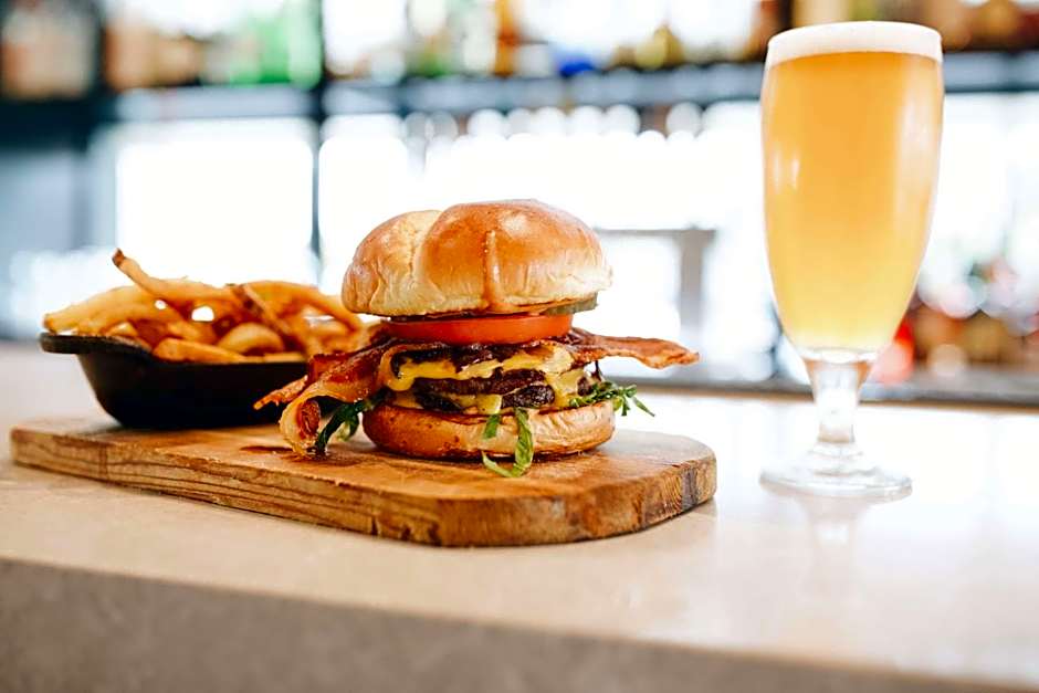 The Chattanoogan Hotel, Curio Collection By Hilton